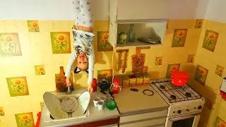 Дети и Дом-Перевертыш! Дети гуляют по потолкам вверх ногами