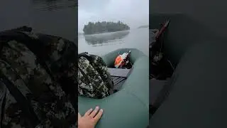 Ловим щуку на карьере с лодки 