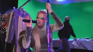 Peaches performs “Fuck the Pain Away” on Full Frontal with Samantha Bee (uncensored)