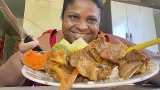 ALMOÇO DE HOJE AQUI NA ROÇA CARNE GUISADO NA PANELA DE BARRO E MUITOS LEGUMES 🤤vem