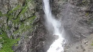 Водопад по дороге к Софийским озёрам (4К)