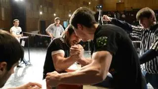 Чемпионат РСО - Алания по армрестлингу 2016. Ирбег Хубаев - Азамат Скодтаев