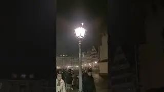 New Year’s 2023: Frankfurt am Main puts on thrilling fireworks show at Padlock Bridge [ Germany ]