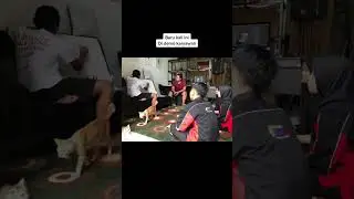 Studio lagi di demo oleh karyawan yang menuntut transparansi anggaran 😭 help!