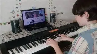 Soft Mozart. Гамма Ля мажор, трезвучия и их обращения, арпеджио короткие и длинные.