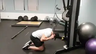 Kneeling Cable Crunch - DC FIT