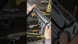 UMP vs MP40..same same, but different #Shorts