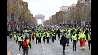 Paris : les Gilets jaunes s'emparent des Champs-Élysées