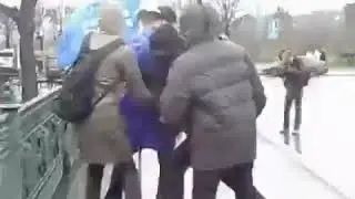 Увидел едроса - не проходи мимо!