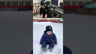 Baby snow singing 🥰 