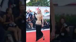 Nicole Kidman Fab Grand Entrance Slay @ The Venice Film Festival #nicolekidman #fashionpolice