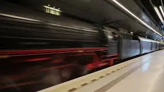 SSN 01 1075 met de Bossche Bollenexpress door Delft 23-04-2023.