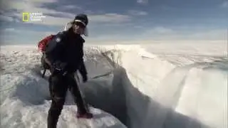 Faille géante dans le glacier