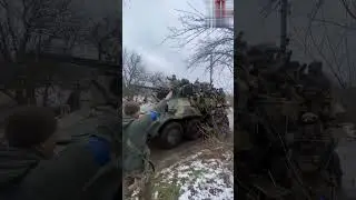 The Ukrainian army: Na.zis, throw up their hands in a Hitler salute.