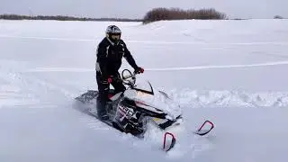Газ в палас Full throttle snowmobile ride