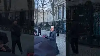 Юлия Навальная проголосовала сегодня в посольстве в Берлине на акции «Полдень против путина»