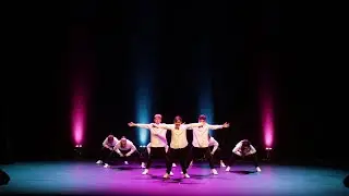 Shuffle litlle dancers! Wow