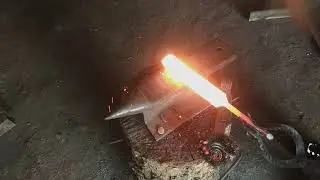 клинок из шток автомобильной стойки и рессоры.