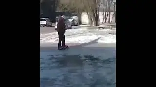 Катки на дорогах, задержка самолетов и автобусов: последствия ледяного дождя в Приамурье