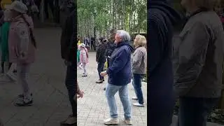 В парке Лосева началась танцевально-развлекательная программа по хитам 80-х «Летний вечер» 💃