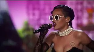 Rihanna - Diamonds (Performance Live Victoria's Secret Fashion Show)