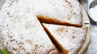 Морковный пирог с грецкими орехами
