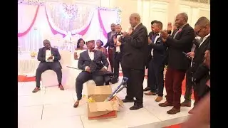 Ulizoea Kuona Kapu la Mama / Box la Baba Laanzishwa