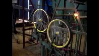 Peso produzindo energia elétrica limpa. Andraks Andrax