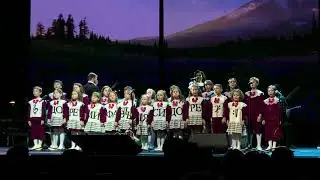 Звуки музыки - До Ре Ми - Елена Минина и хор 