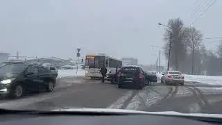 ДТП на пересечении шоссе Революции и Химиков.