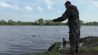 ВСЯ РЫБА СТОИТ ПОД БЕРЕГОМ ! Рыбалка летом на поплавок 2021