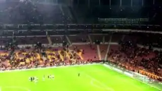 TT Arena'da Beşiktaş zaferini kutladı