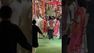 Anant Ambani TOUCHES a guest’s feet after Ganpati Puja at Antilia 🙌🏻 