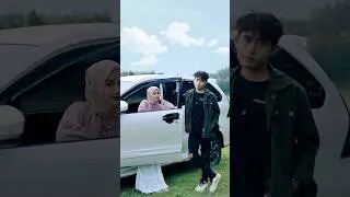 Ide Pose Foto Berpasangan Di Mobil 