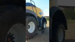 Нью Холланд.выезд на подготовку к сезону #farming #сельскоехозяйство