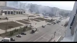 Взрывами и стрельбой оккупанты разгоняют собравшихся на митинг жителей Энергодара. Твари.