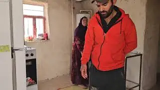 Jealousy in Every Bite: The Second Wife's Struggle to Eat Lunch