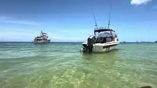 Moreton Island : People, Shipwrecks & Beaches