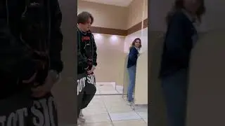 Пранк над девушкой😂
