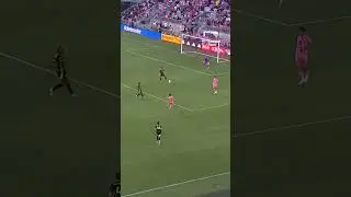 LIONEL MESSI EMBARRASSED GOALKEEPER WITH A CHIP 🍟 #football #soccer #shorts
