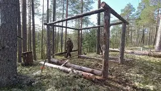 СТРОЙКА В ТАЙГЕ. ХИЖИНА ОХОТНИКА. СТРОЮ РЫБАЦКИЙ БАЛАГАН. КАК ПОСТРОИТЬ УКРЫТИЕ В ДИКОЙ ТАЙГЕ.