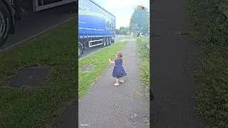 Cute girl happily greets her dad after five days apart! How sweet!