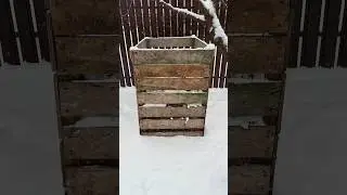 Надо ли укрывать компостную кучу на зиму