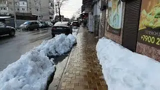 Снег растаял. Ливневки в городе  полные воды. Краснодарский край и Крымск после снегопада.