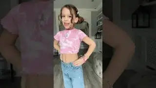 Everyone needs a big sister like Emilia 