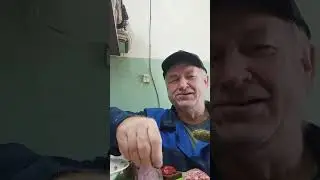 На перекус колбаса сальчичон сырокопченая.