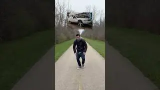 How people walk according to the car they drive
