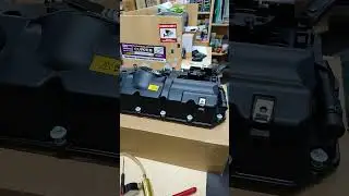 Пока идёт сборка BMW n52🔧 покажу интересные моменты клапанная крышка мембрана ВКГ и её проверка🤓