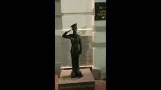 Питер стоит красавец Крейсер