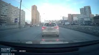 Момент ДТП на  Дунайского и Космонавтов человеку за рулем стало плохо и он врезался в трактор.